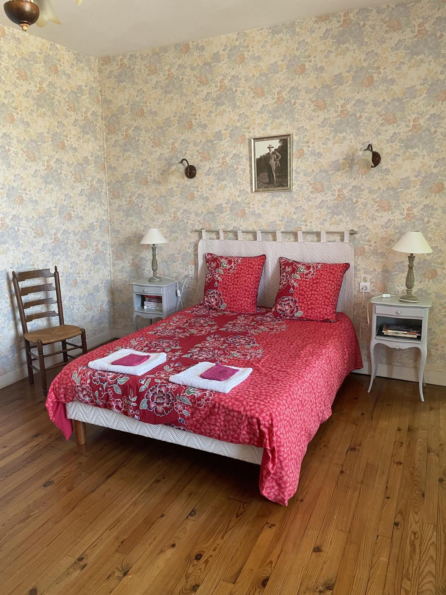 B&B Chambres D'Hotes Ferme Mahyas Saint-Jean-de-Savigny Dış mekan fotoğraf